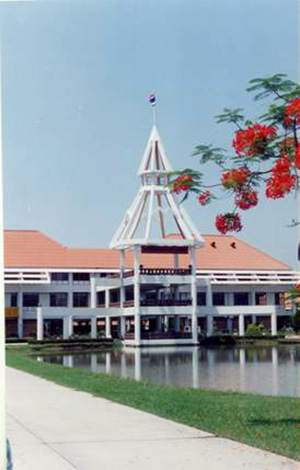 thammasat-03